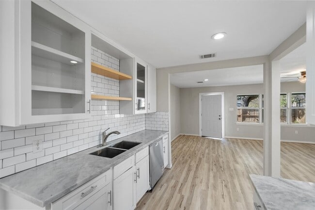 Building Photo - 7019 Sur Ct