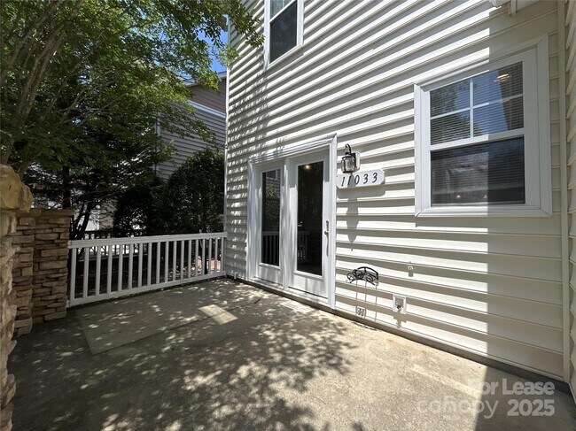 Building Photo - 11033 Dundarrach Ln