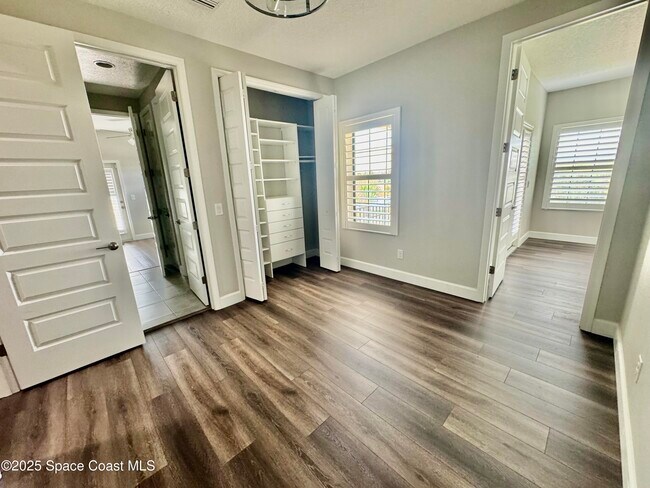 Building Photo - 7103 Vista Hermosa Dr