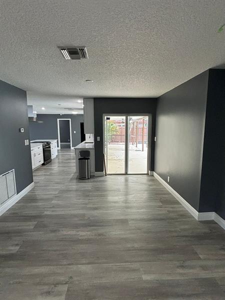 Building Photo - 5370 NW 29th Ct