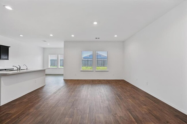 Building Photo - 21622 Violet Rdg Rd