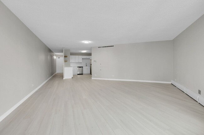 Building Photo - Remodeled 2BD, 2BA Cap Hill Condo with Bal...