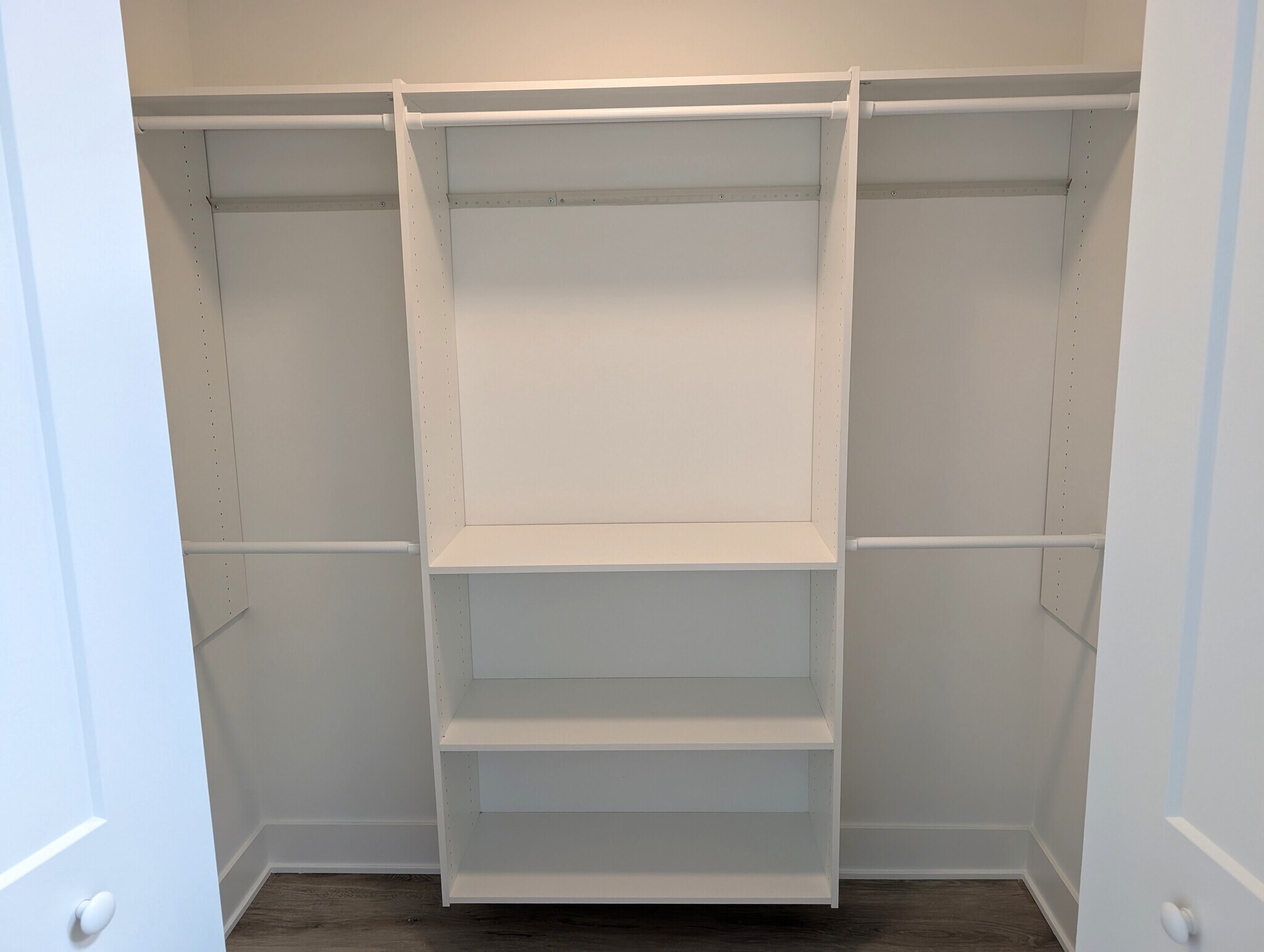 Building Photo - 1453 Maple Ave