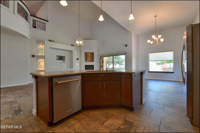 Building Photo - 5649 Valley Maple Dr