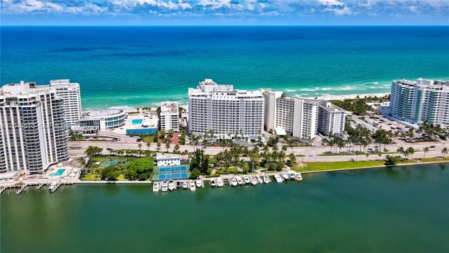 Building Photo - 5401 Collins Ave
