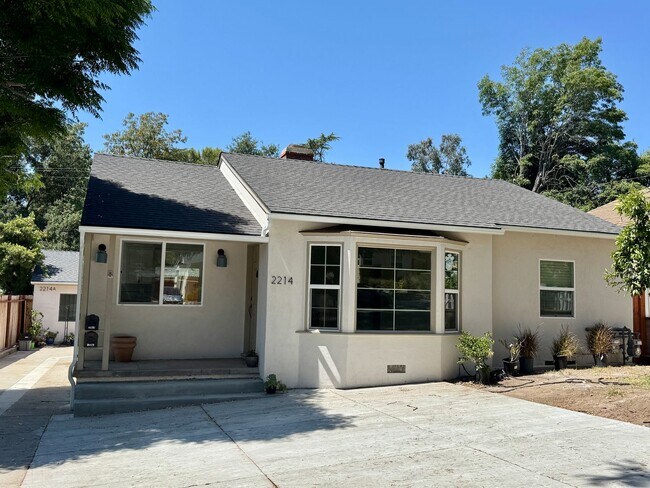 Primary Photo - Turnkey Home