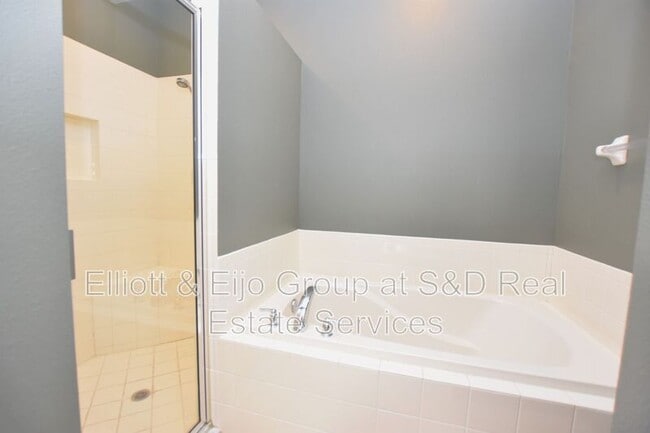 Building Photo - 6508 Sedgeford Dr