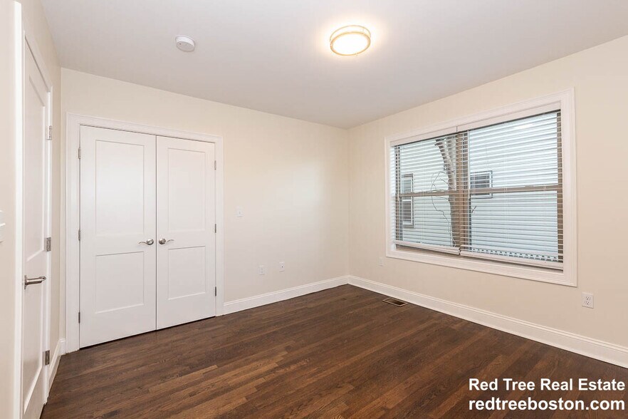 Building Photo - 28 Albion St