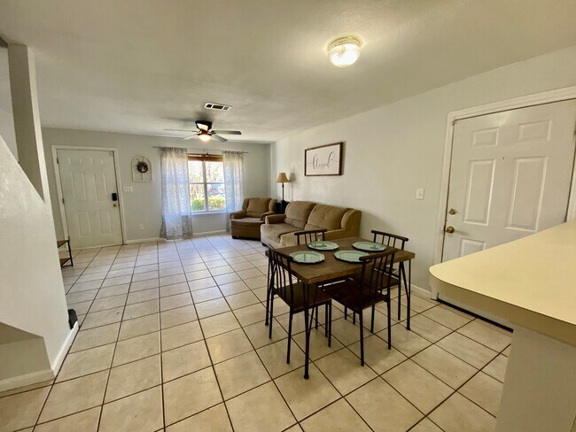Building Photo - 786 Timberwood Cir E