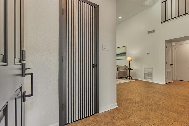 Building Photo - 2351 W Settler's Way