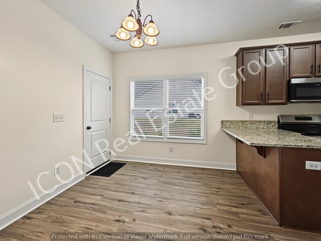 Building Photo - 3/2 Ranch home on large lot!