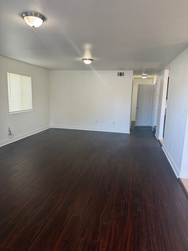 Building Photo - 79(633)