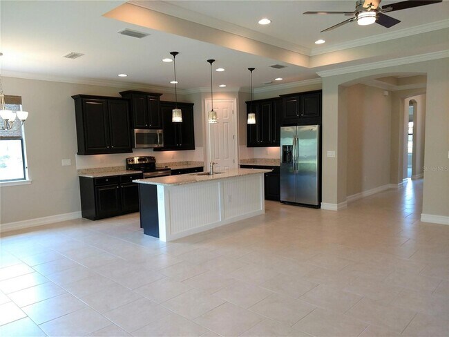 Building Photo - 654 Resolute Ln
