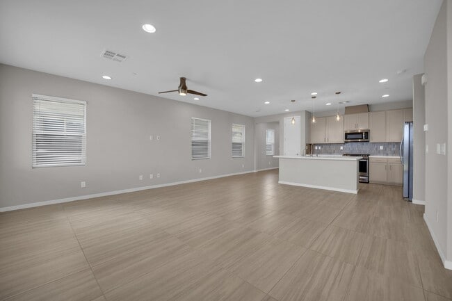 Building Photo - 4bedroom home in Summerlin