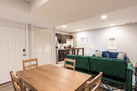 Building Photo - 4950 Fitch Pl NE