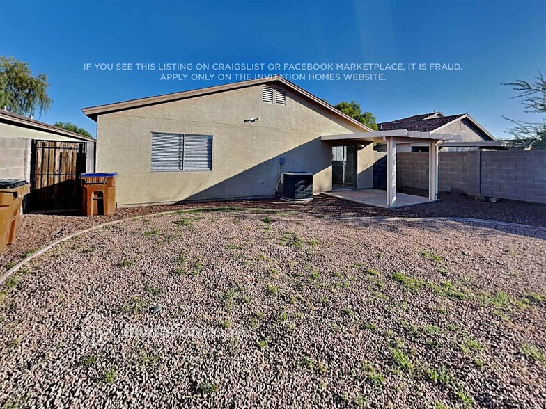 Building Photo - 1039 E Desert Moon Trail