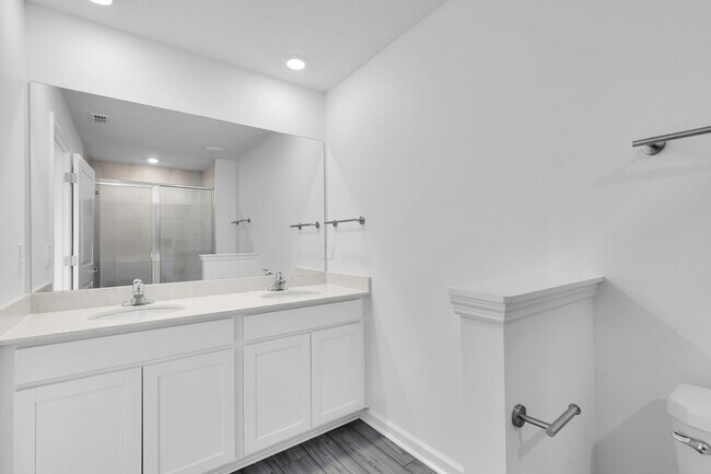 Building Photo - 4915 SW 81st Lp