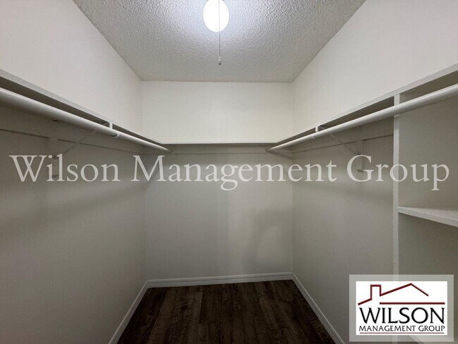 Building Photo - 523 S Summerlin Ave