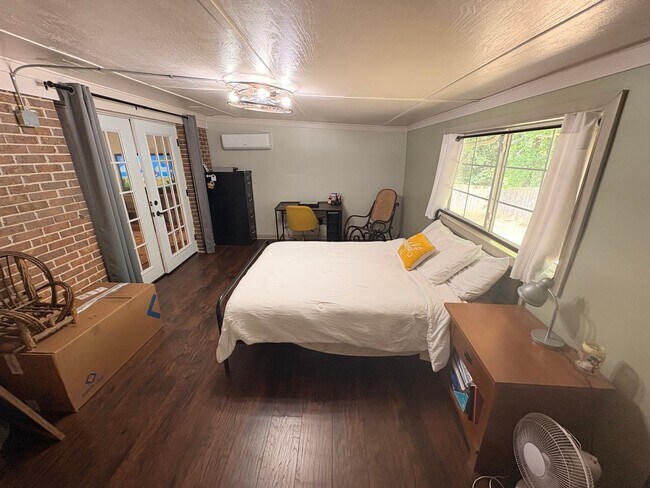 Building Photo - Available June!