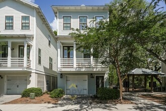 Building Photo - 3/2.5 Fully Furnished Home in Sullivans Pointe Located in Mt. Pleasant!
