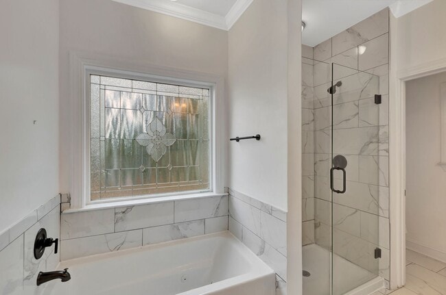 Building Photo - Spacious 4-Bedroom Charleston Home Loaded ...