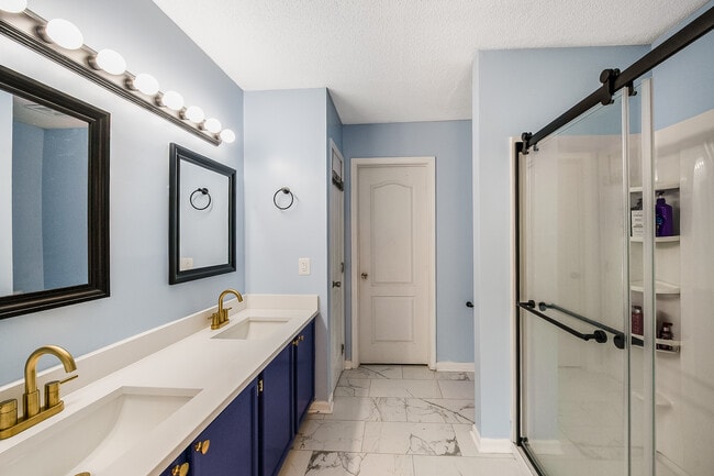 Building Photo - 2924 Tuckland Dr