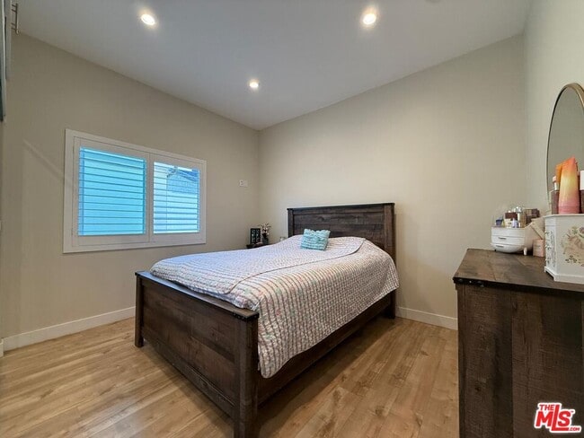 Building Photo - 10905 Olinda St