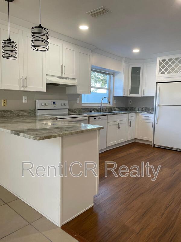 Building Photo - 810 Maple Ridge Rd