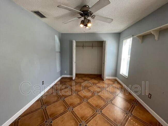 Building Photo - 12813 Starling Dr