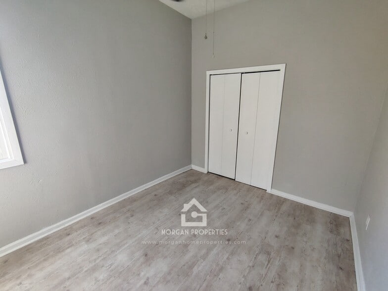 Building Photo - 701 S Black St