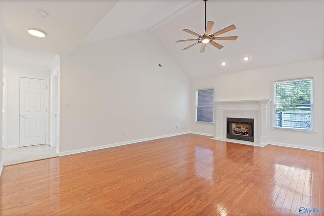 Building Photo - 231 Jarrett Ln