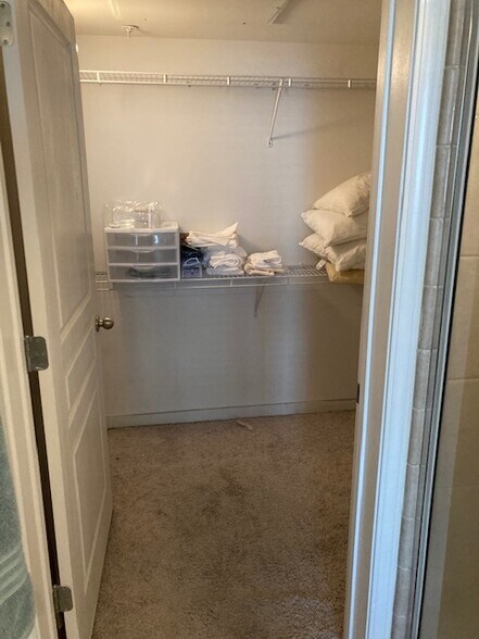 Building Photo - 401 20th St S