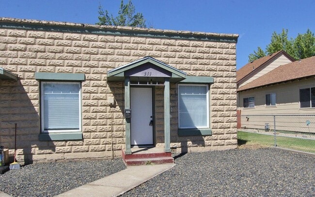 Primary Photo - 311 N Commercial Ave