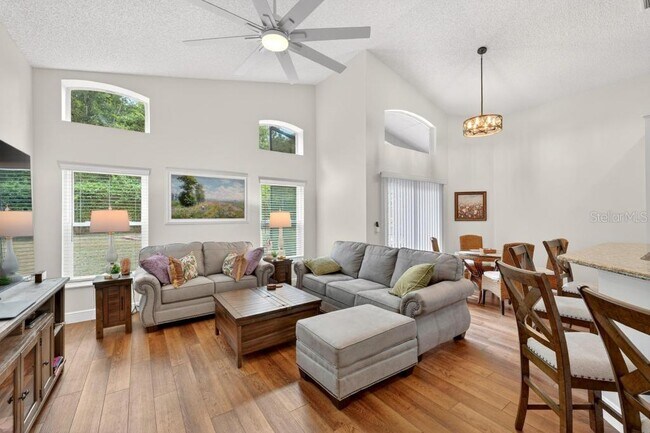 Building Photo - 5477 Glen Oak Pl