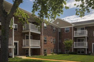 Building Photo - Bayview Court Apartments