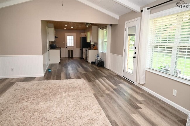 Building Photo - 5707 Hooper Dr