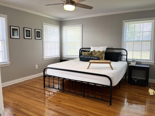 Building Photo - 2611 31st St