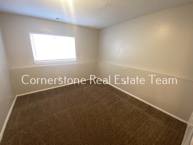 Building Photo - 2627 E Uintah St