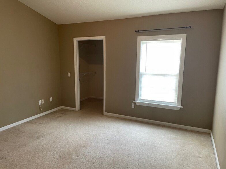 Building Photo - 6536 Swissco Dr