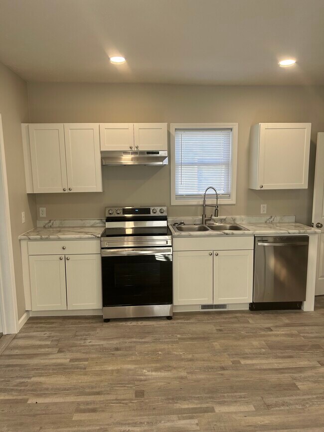 Kitchen close up - 821 Hazard Ave
