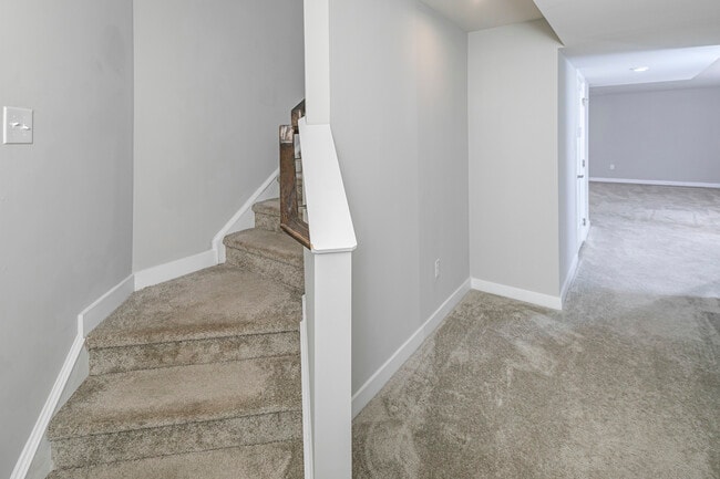 Building Photo - 2410 Lenox Dr