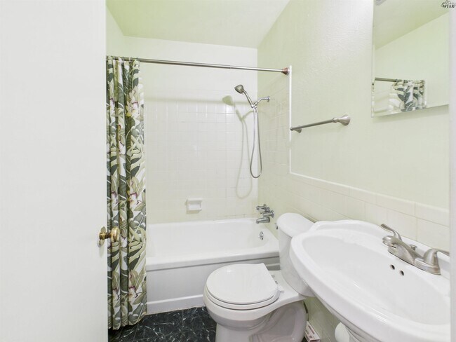 Building Photo - 4723 N Shore Dr