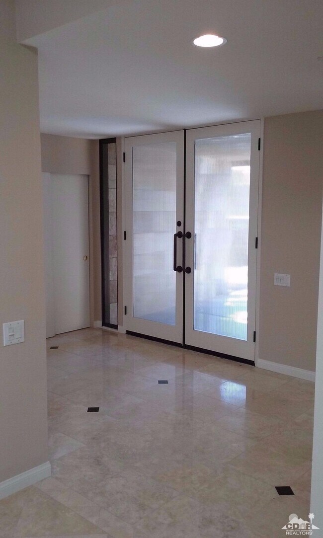 Building Photo - 70520 Gardenia Ct