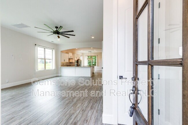 Building Photo - 101 Bellagio Villas Dr