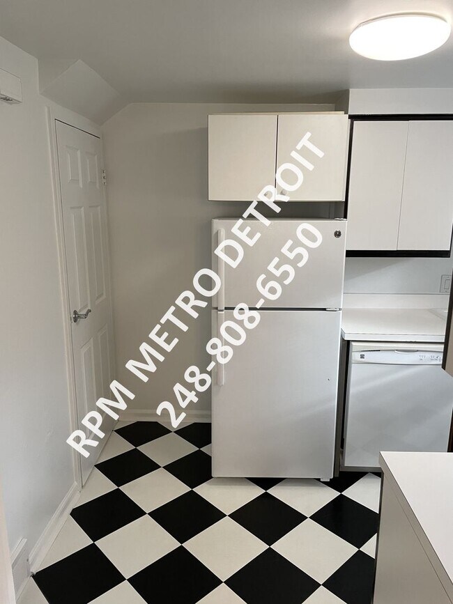 Building Photo - Charming Townhome in Birmingham