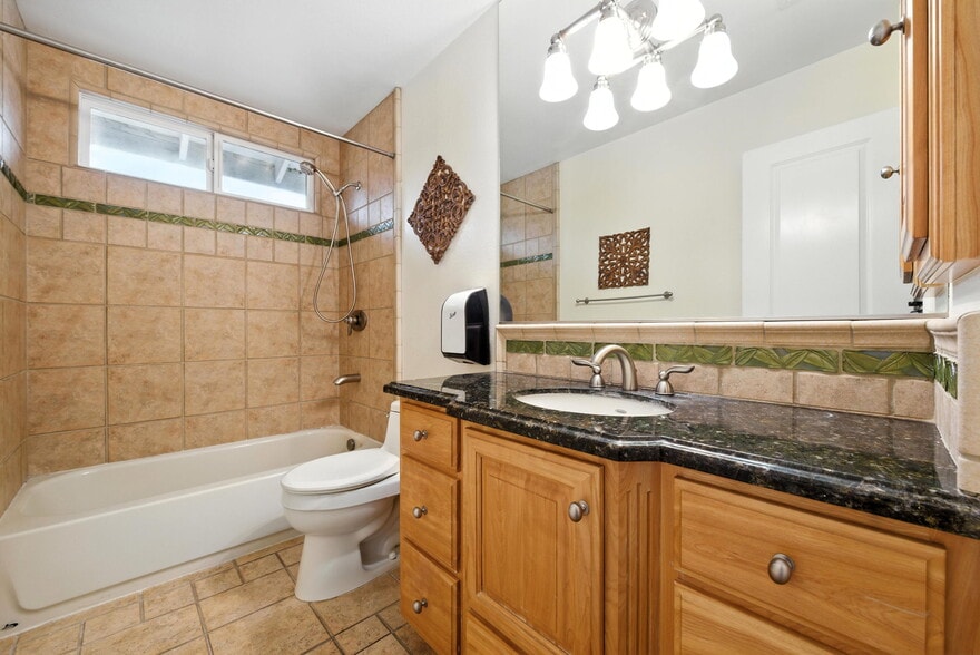 Building Photo - 520 Weybridge Dr