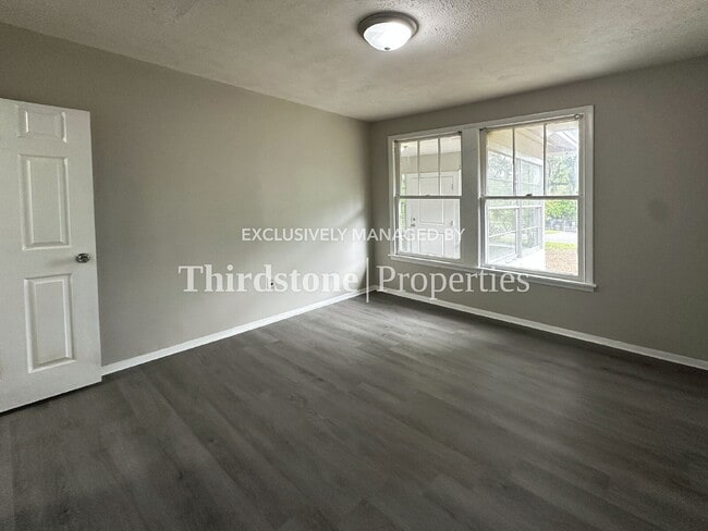 Building Photo - 6965 Lorain St