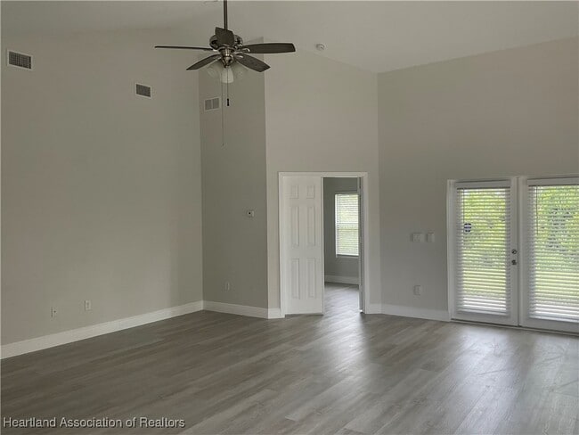 Building Photo - 3714 Peugeot St