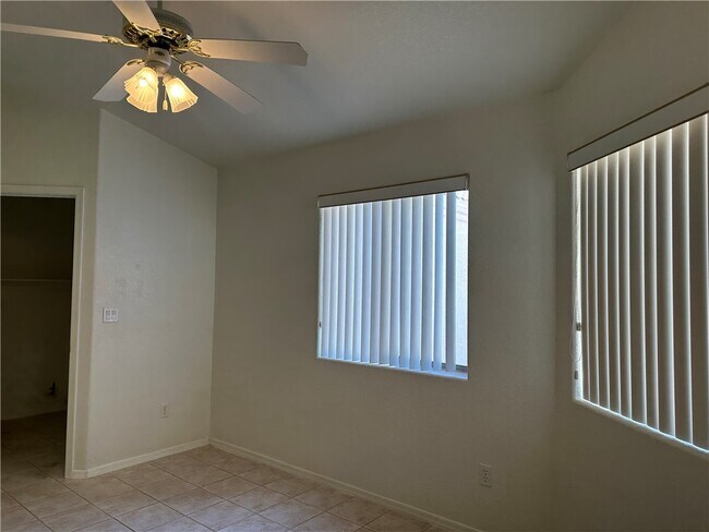 Building Photo - 2100 E Crystal Dr