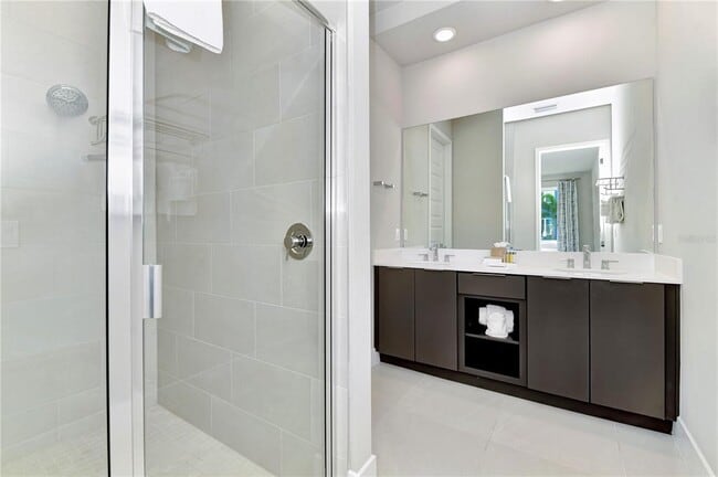 Building Photo - 7740 Sandy Ridge Dr